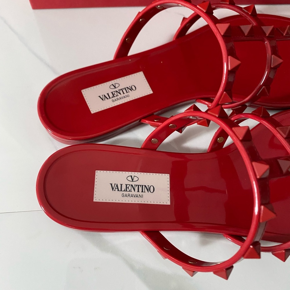 Valentino Garavani Rockstud Flat Thong Sandals - Picture 3 of 6